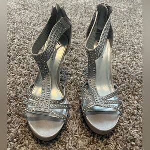FIONI Metallic Silver Embellished Heels
